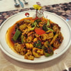 0990 Gebratener Tintenfisch mit Knoblauch